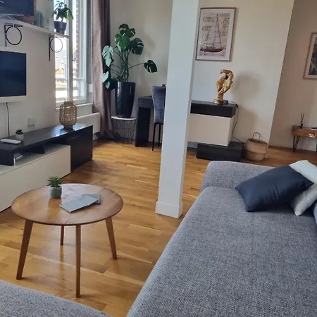 Exclusive View 100 Meters From The Apartament